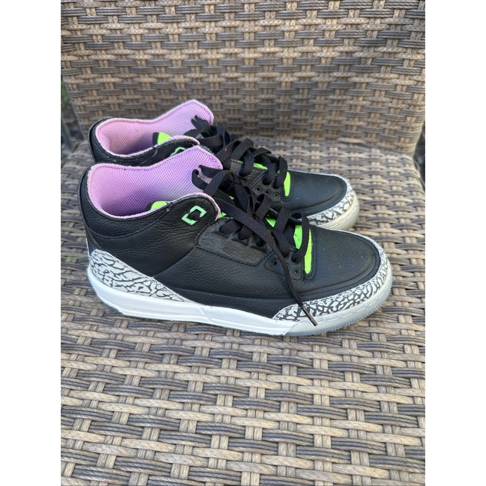 Nike Air Jordan 3 Black Mid Basketball Shoes Sneakers DA2304-003 Youth Size 5.5